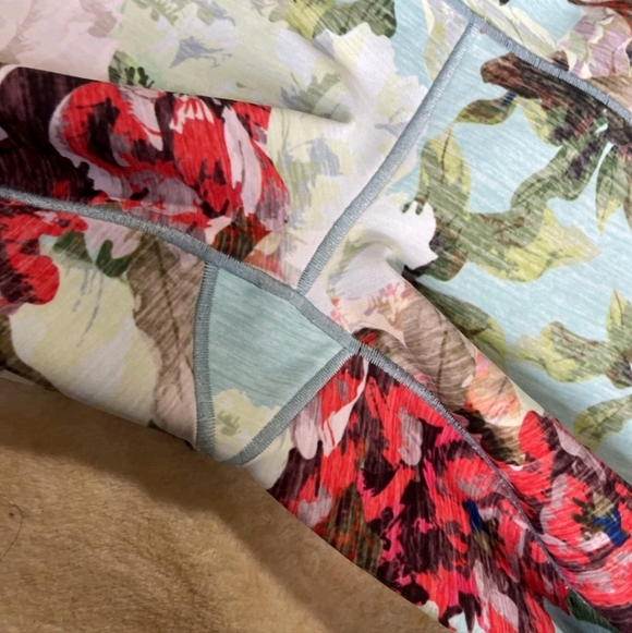 Colorado Threads Size Medium Floral Athletic Leggings Cropped Capri Length - Picture 5 of 8